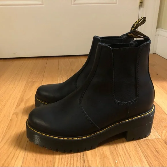 Dr. Martens Rometty size W 8 - Picture 5 of 5